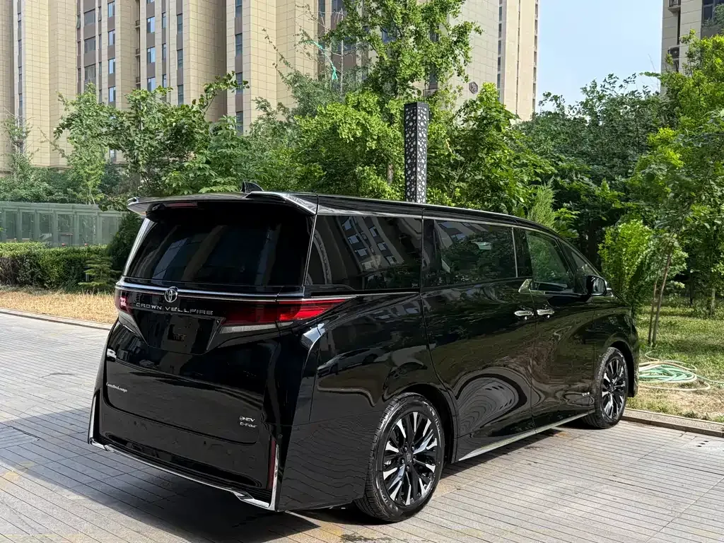 Toyota Vellfire — фото 6
