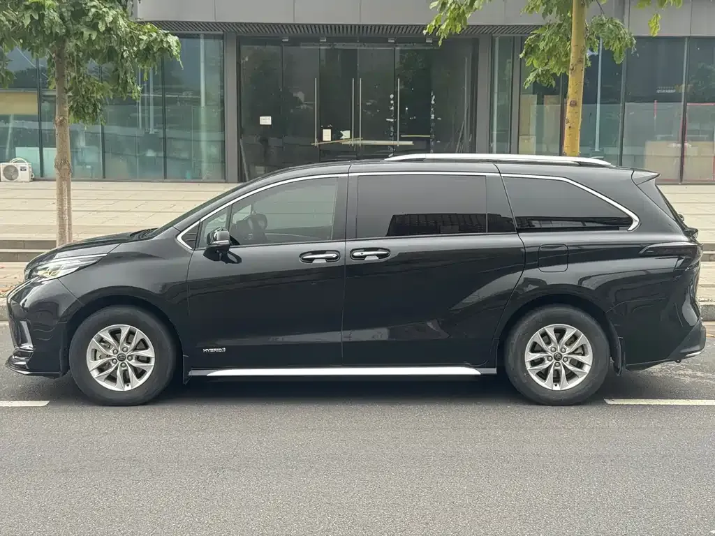 Toyota Granvia — фото 9