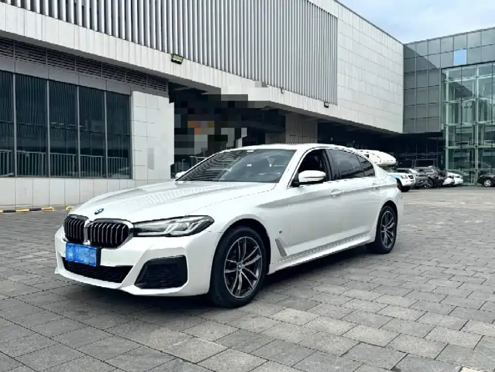 BMW 5 Series — фото 1