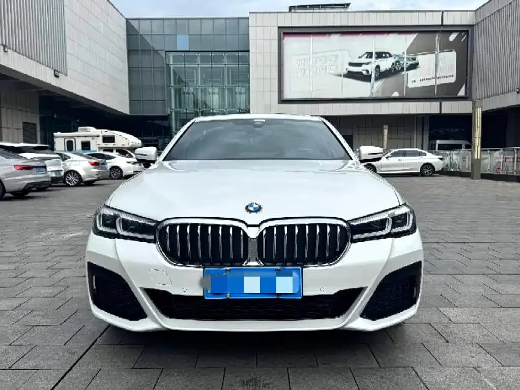 BMW 5 Series — фото 4
