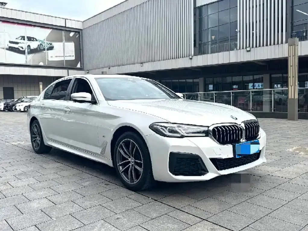 BMW 5 Series — фото 8