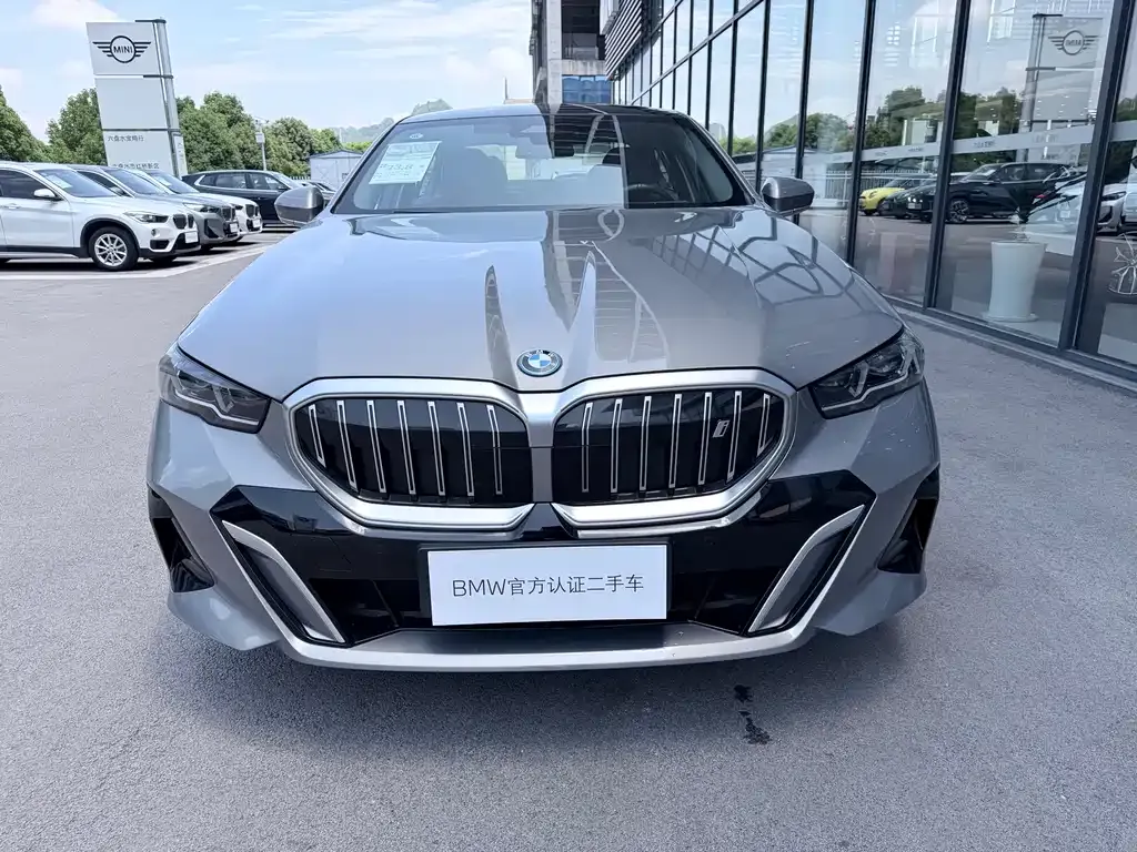 BMW i5 — фото 6