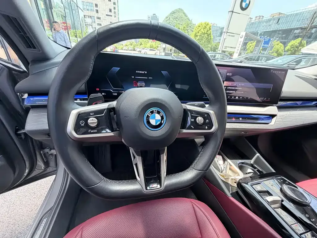 BMW i5 — фото 5
