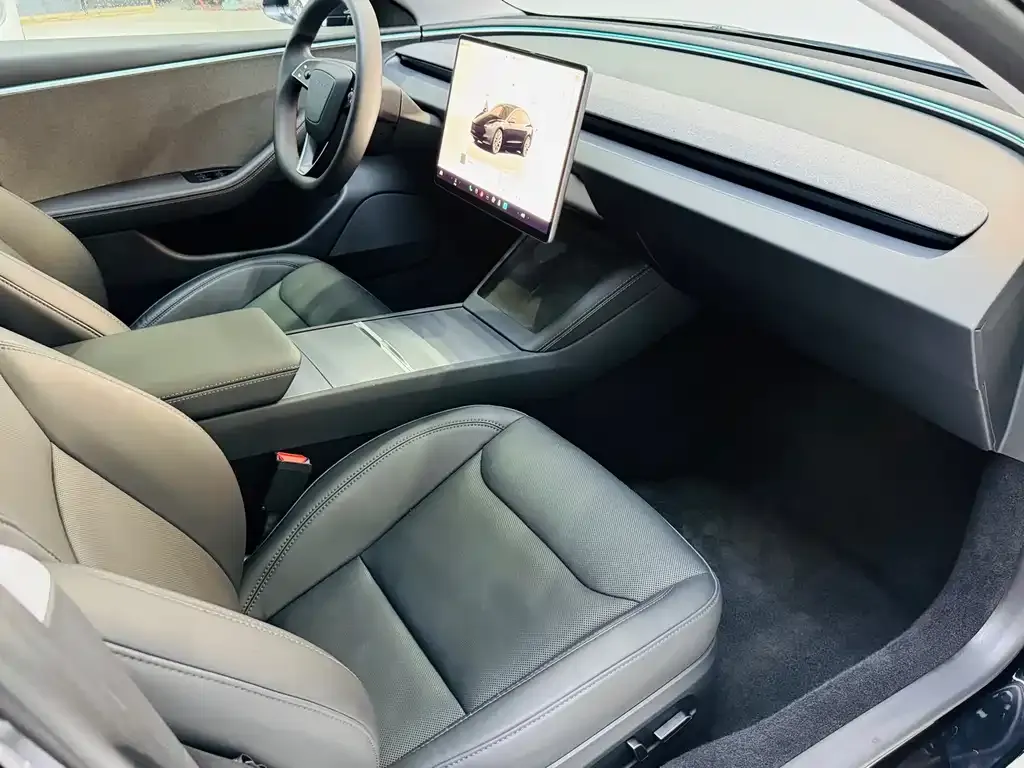 Tesla Model 3 — фото 9