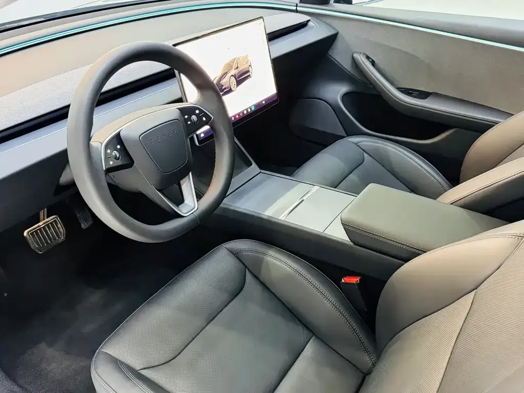 Tesla Model 3 — фото 10