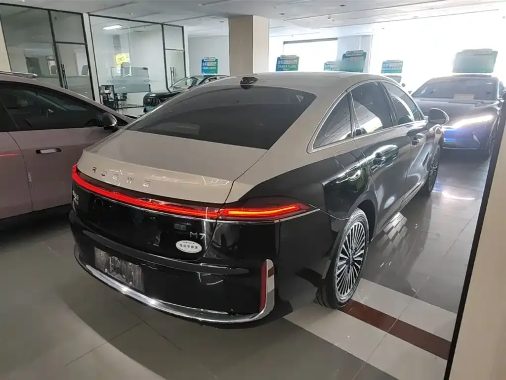 Roewe M7 DMH — фото 9
