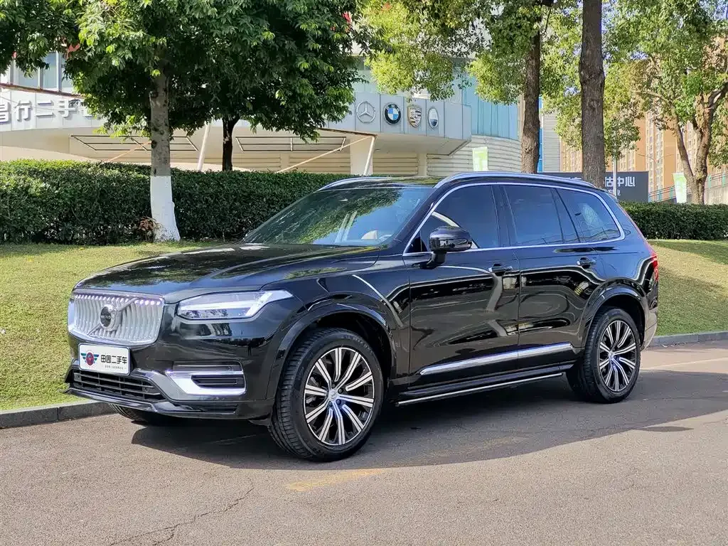 Volvo XC90 — фото 1