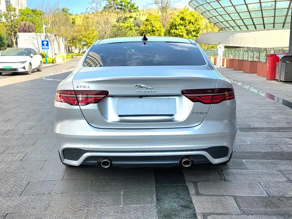 Jaguar XEL — фото 10