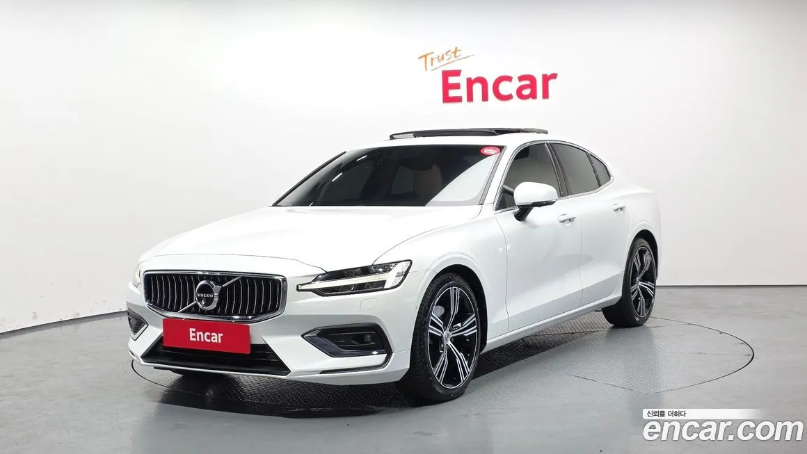 Volvo S60 — фото 1
