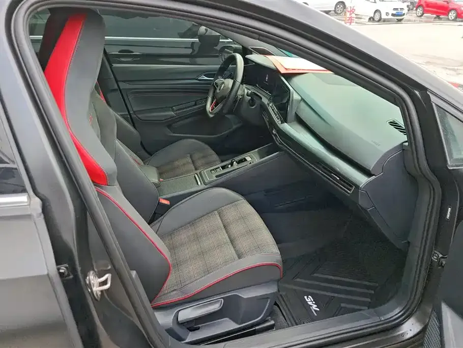 Volkswagen Golf GTI — фото 6