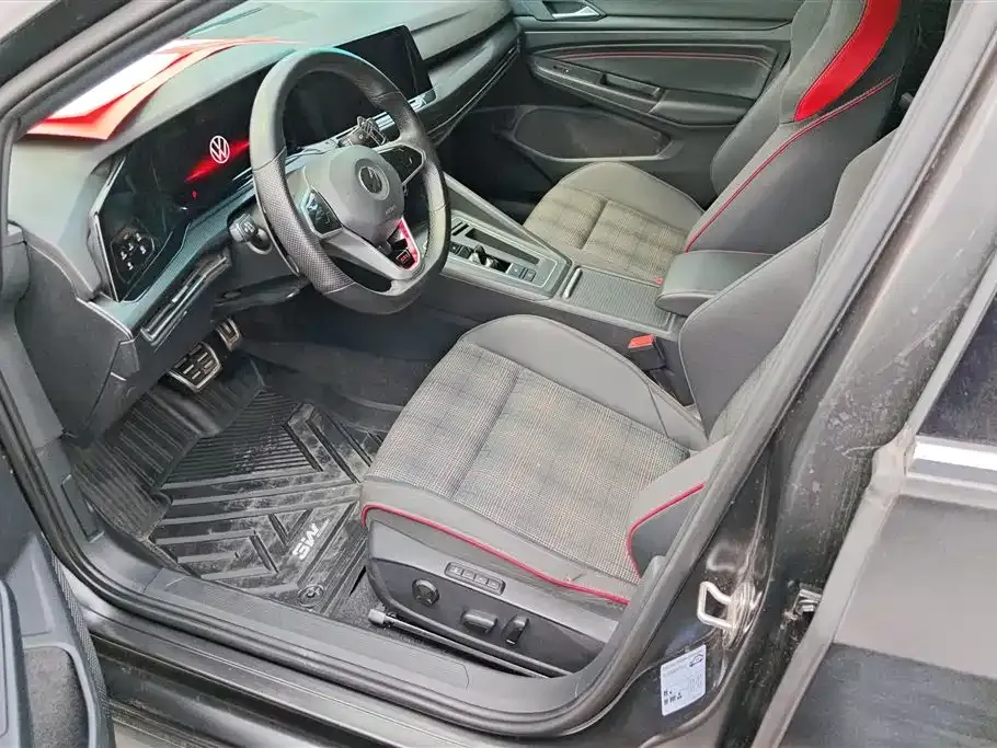 Volkswagen Golf GTI — фото 10