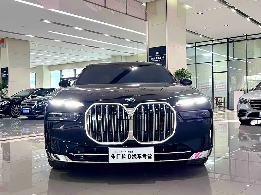 BMW 7 Series — фото 4