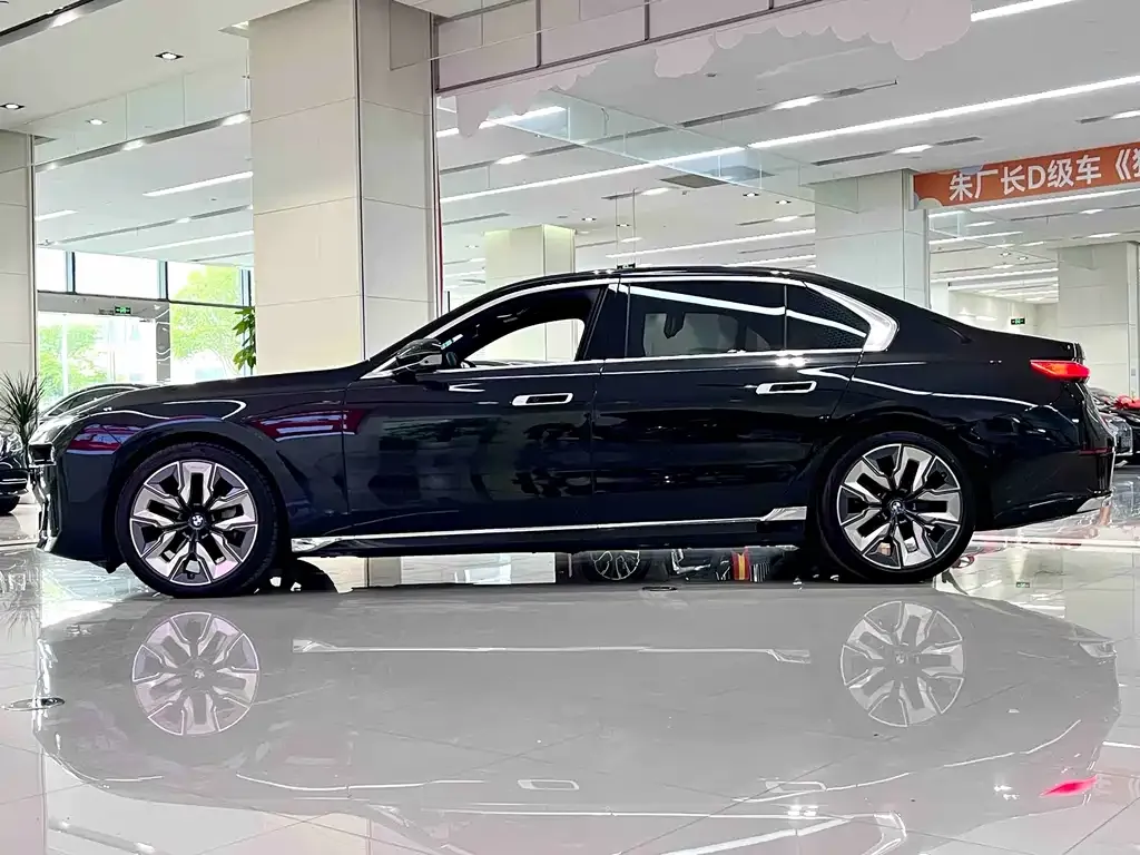 BMW 7 Series — фото 5