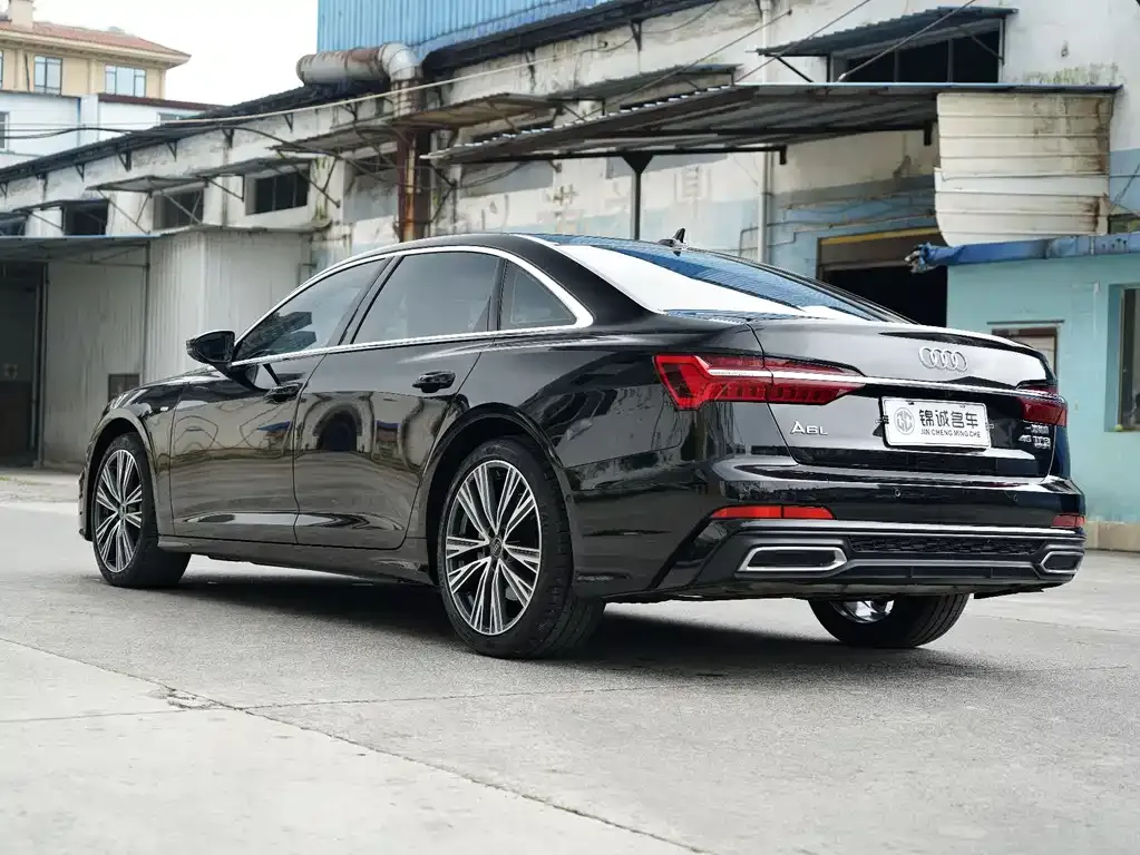 Audi A6L — фото 8