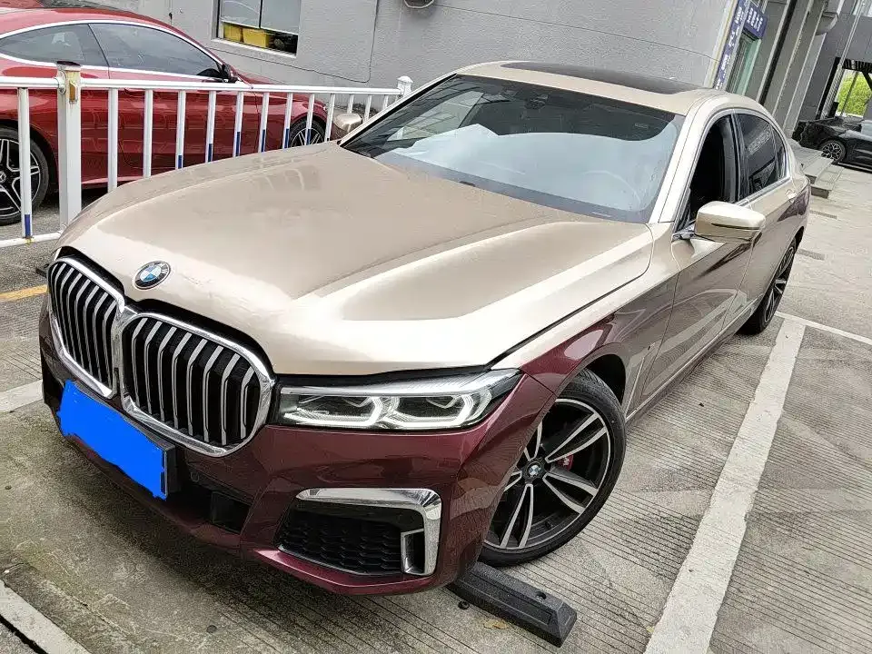 BMW 7 Series — фото 1