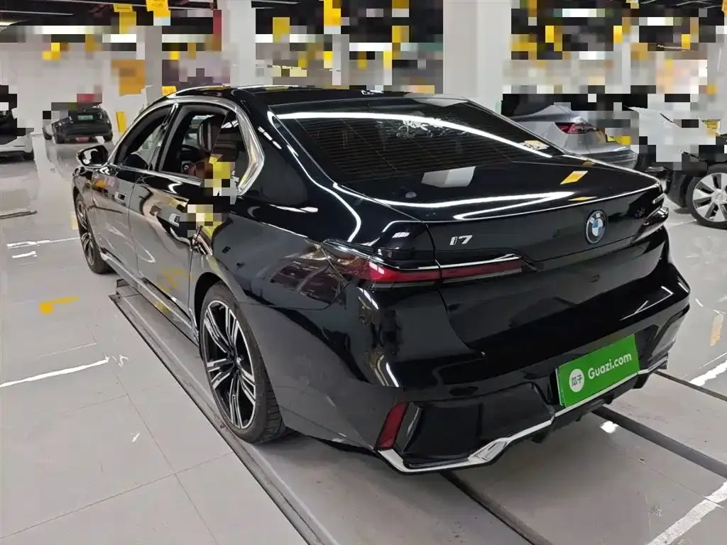 BMW i7 — фото 5