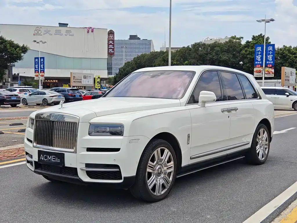 Rolls-Royce Cullinan — фото 1