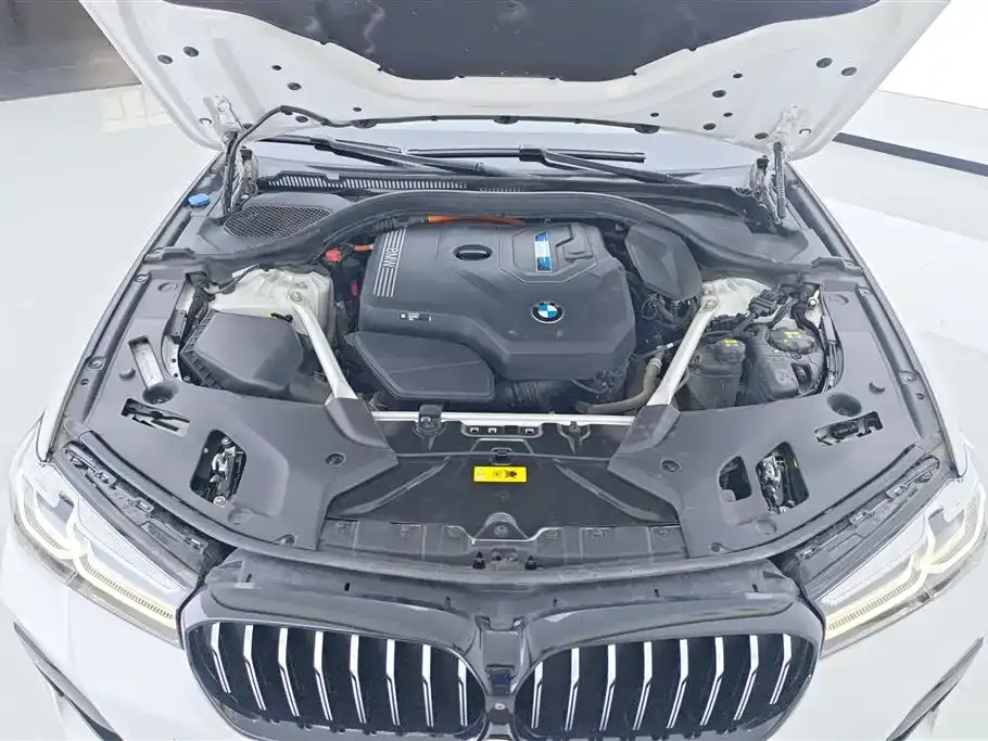 BMW 5 Series New Energy — фото 9