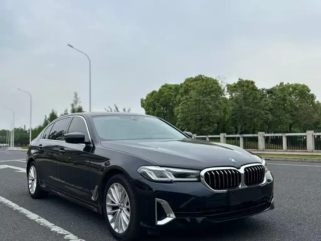 BMW 5 Series — фото 9