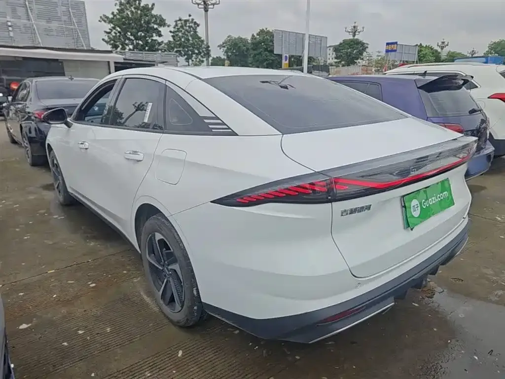 Geely Galaxy L6 — фото 10