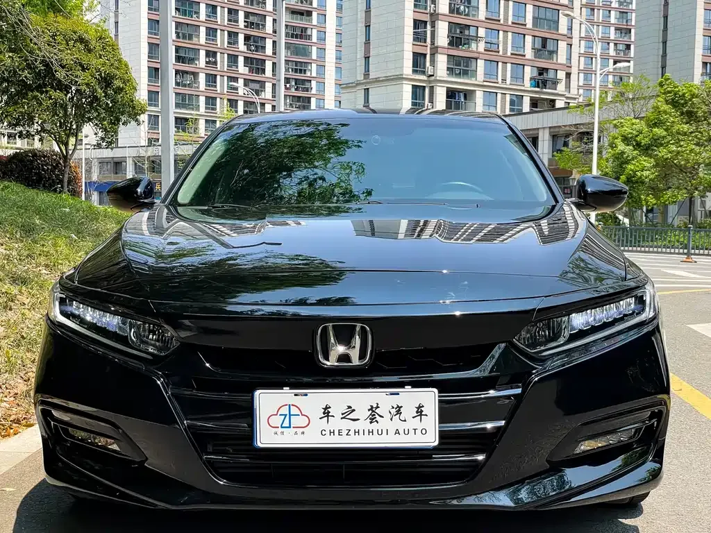 Honda Accord — фото 1