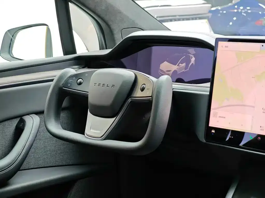 Tesla Model X — фото 4
