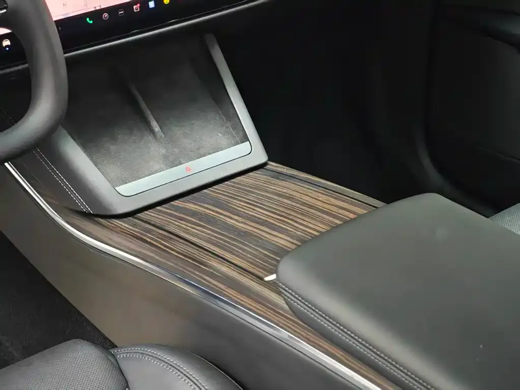 Tesla Model X — фото 2