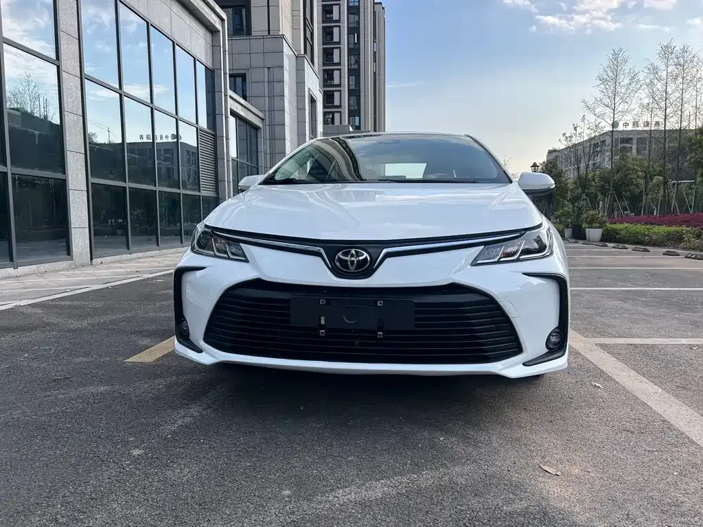 Toyota Corolla — фото 3