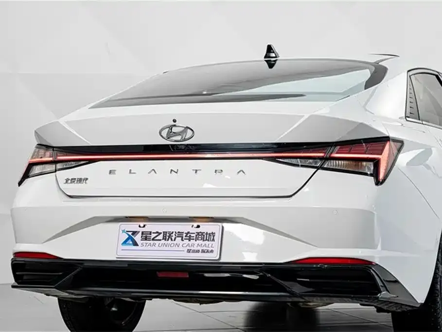 Hyundai Elantra — фото 9
