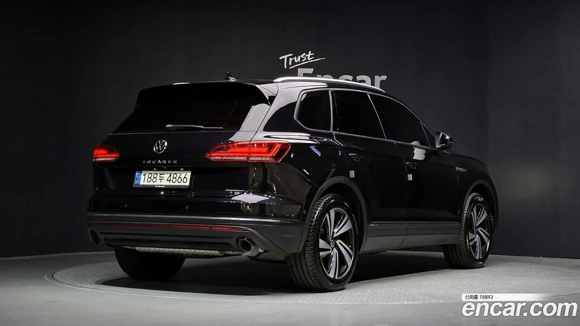 Volkswagen Touareg — фото 4