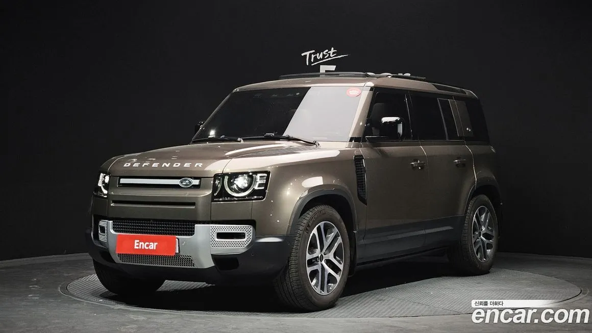 Land Rover Defender — фото 1