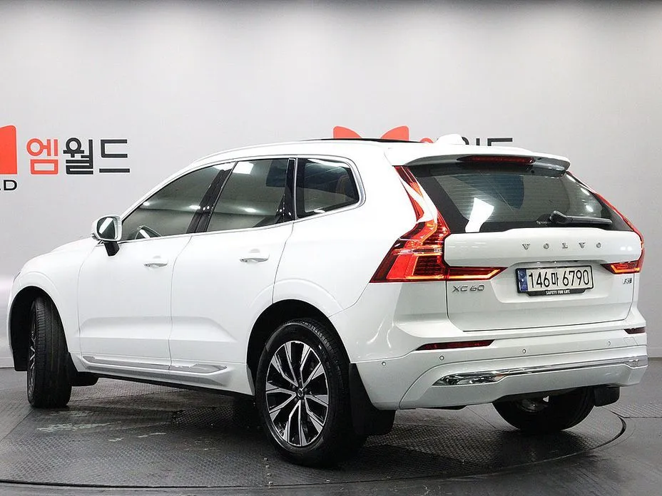 Volvo XC60 — фото 8