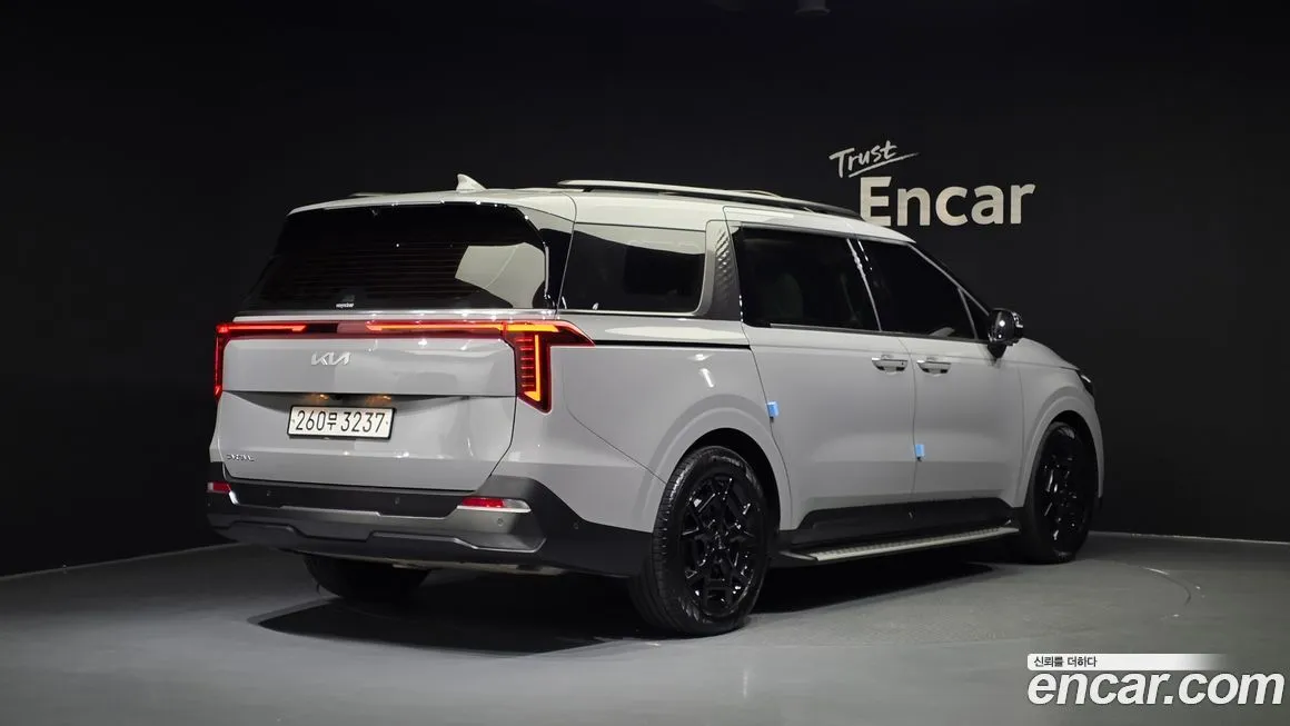 Kia Carnival — фото 3
