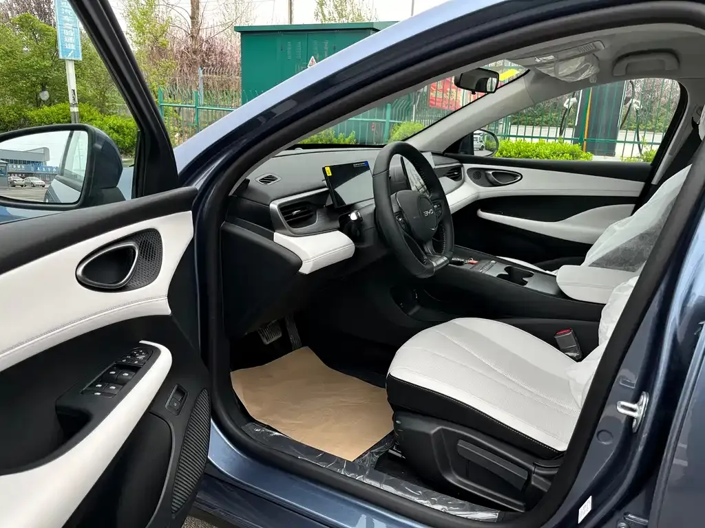 BYD Seal 05 DM-i — фото 6