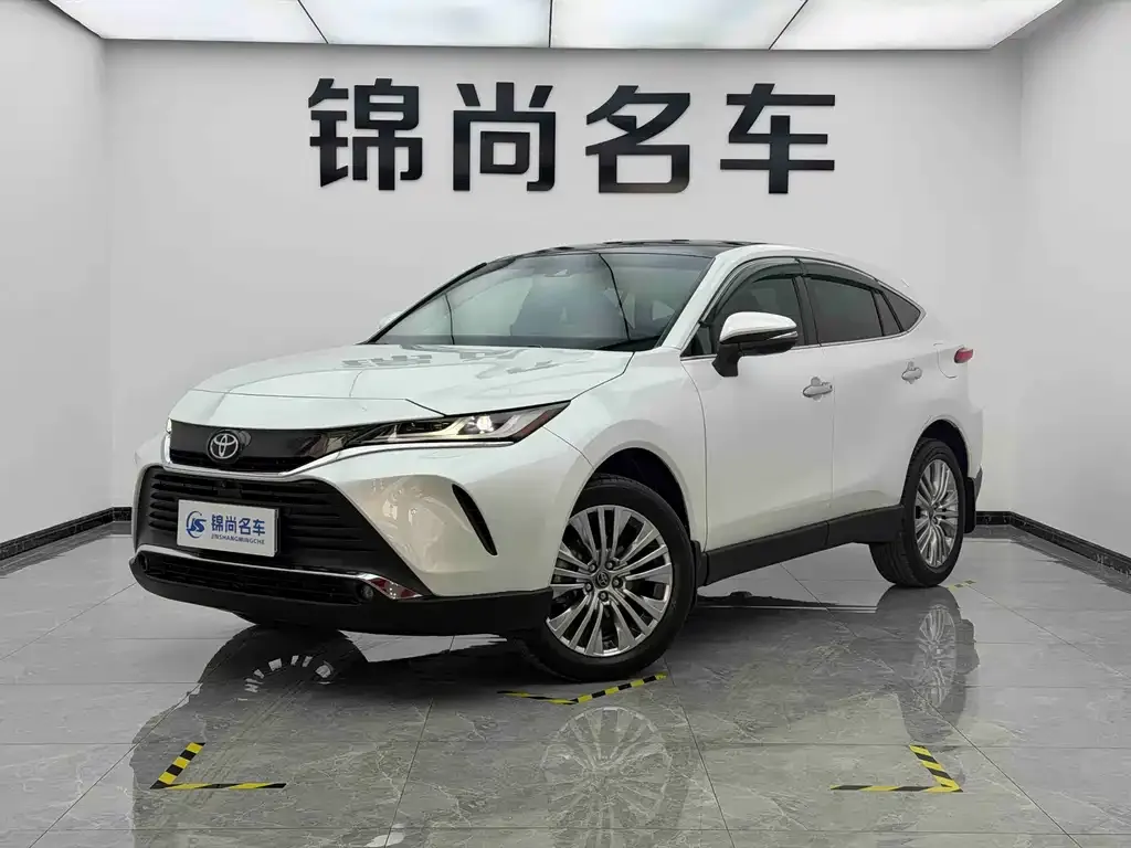 Toyota Harrier — фото 1