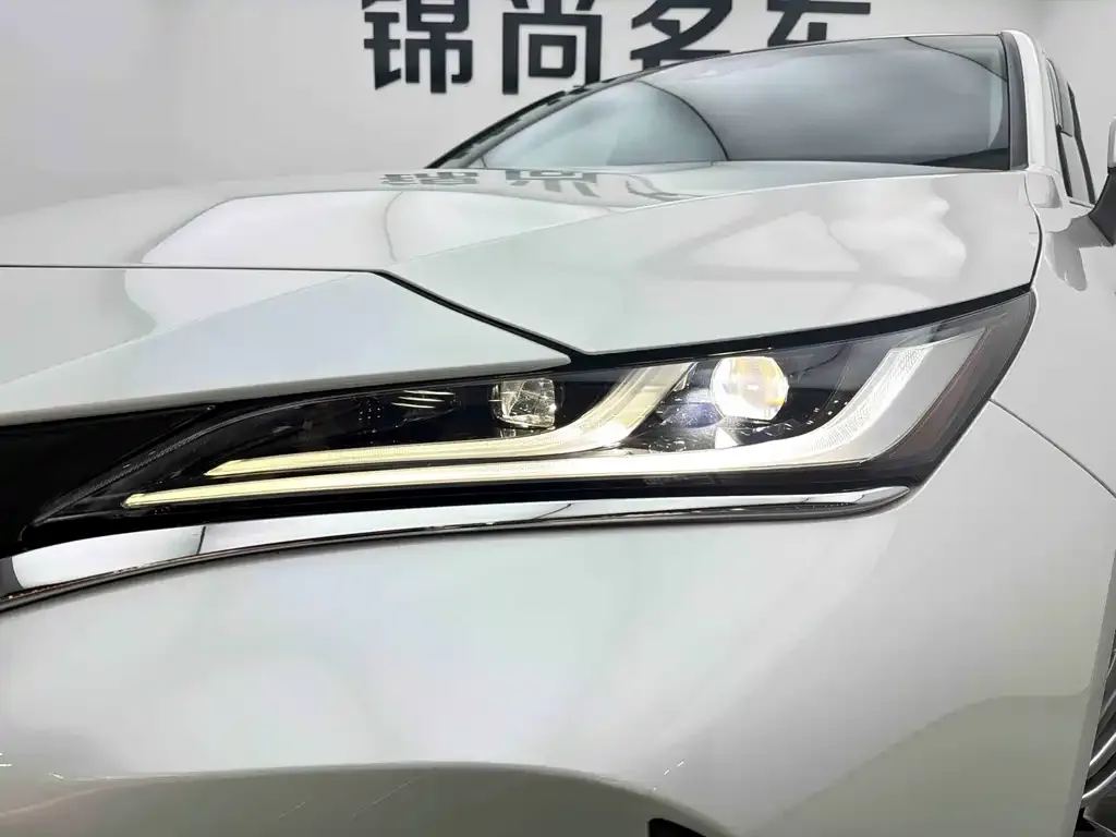 Toyota Harrier — фото 2