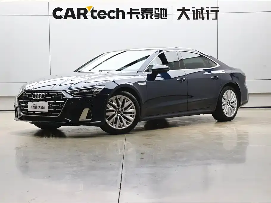 Audi A7L — фото 1