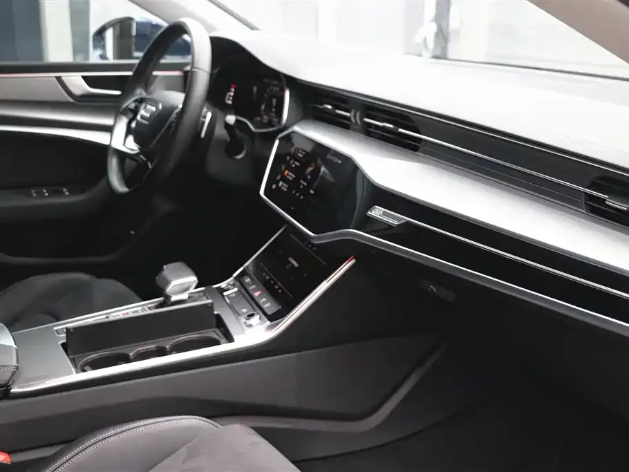 Audi A7L — фото 5