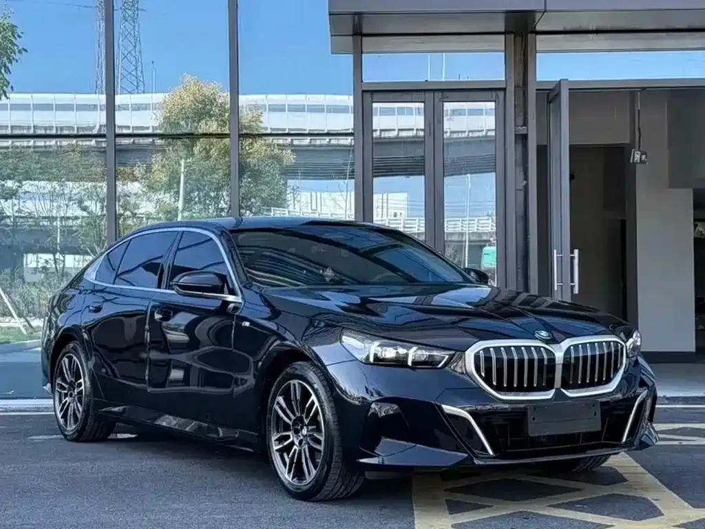 BMW 5 Series — фото 2