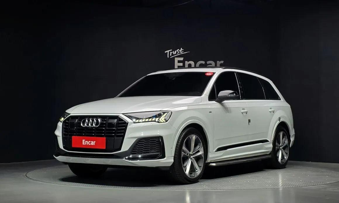 Audi Q7 — фото 1