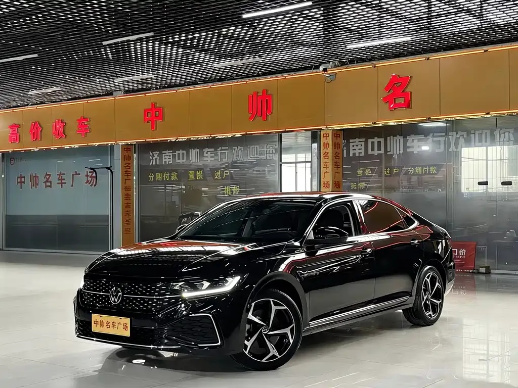 Volkswagen Passat — фото 1