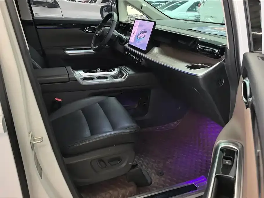 GAC Motor Trumpchi E8 — фото 8