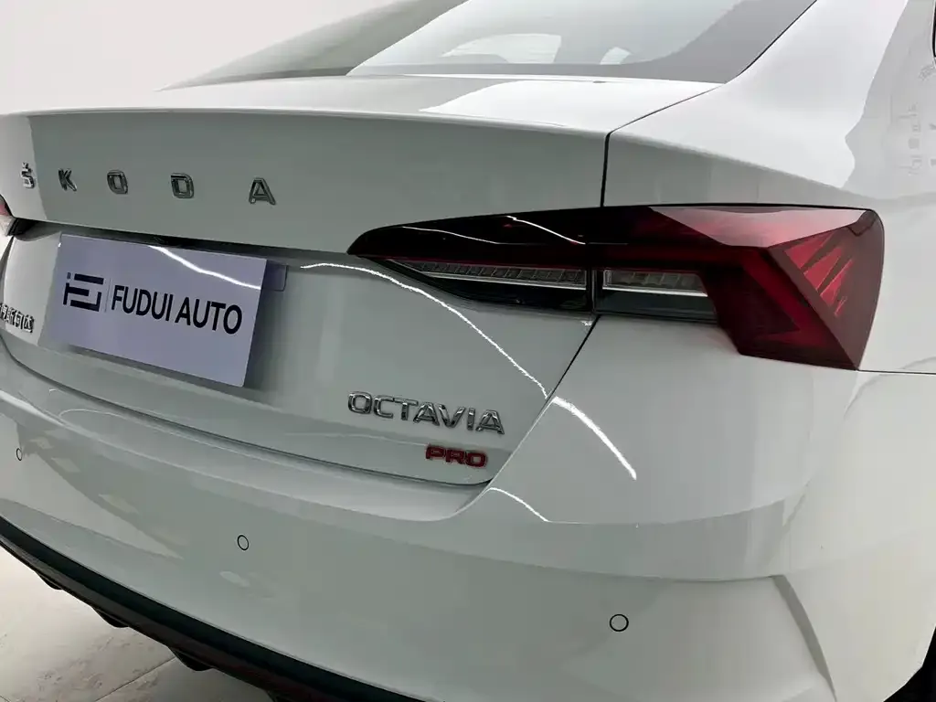 Skoda Octavia — фото 6