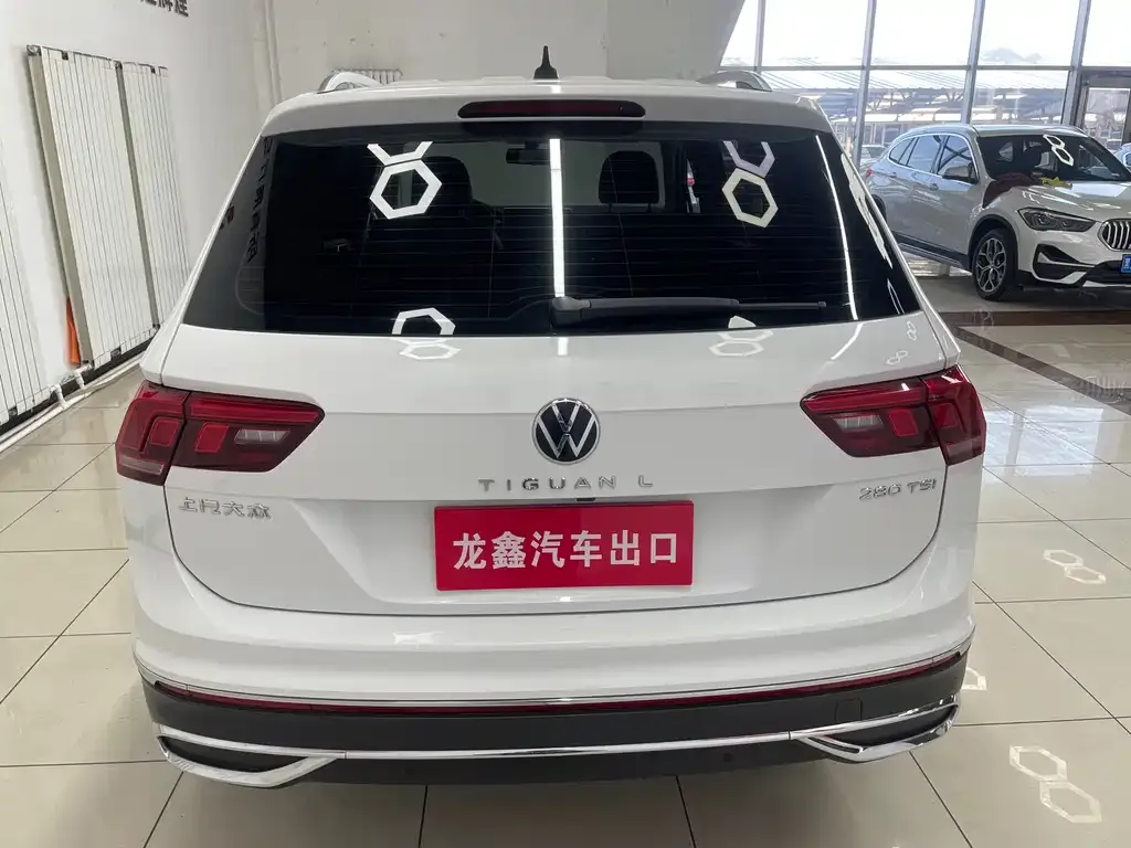Volkswagen Tiguan L — фото 6