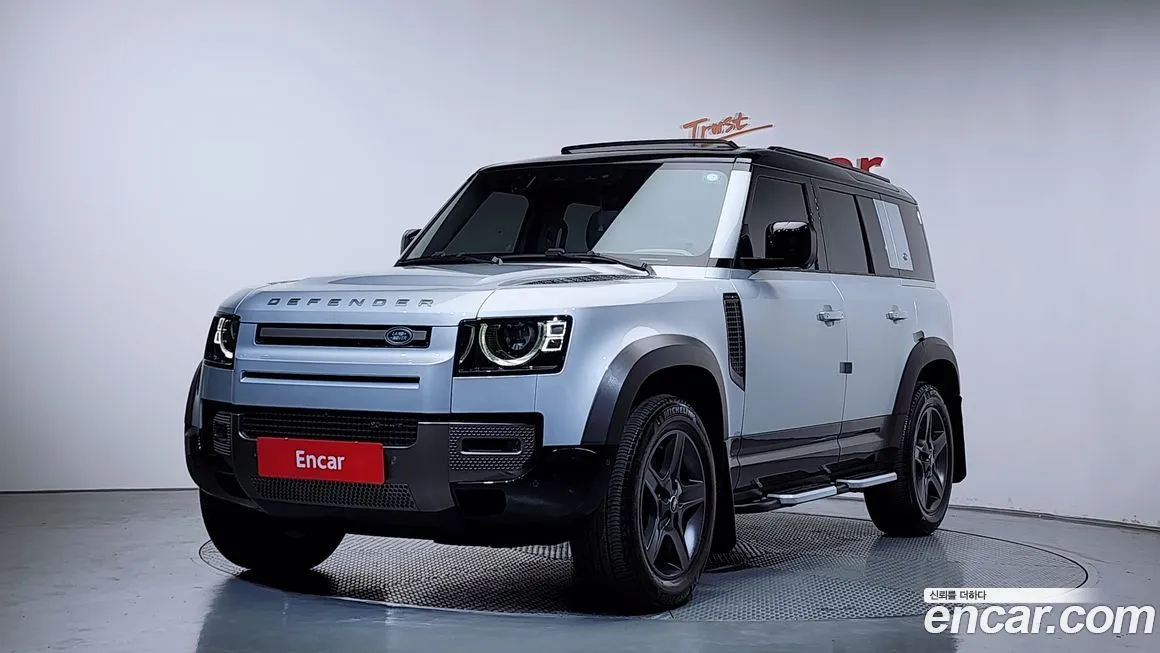 Land Rover Defender — фото 1