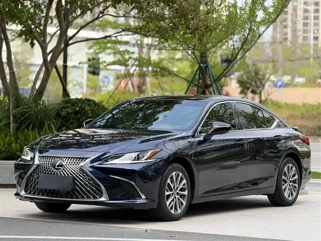 Lexus ES — фото 8
