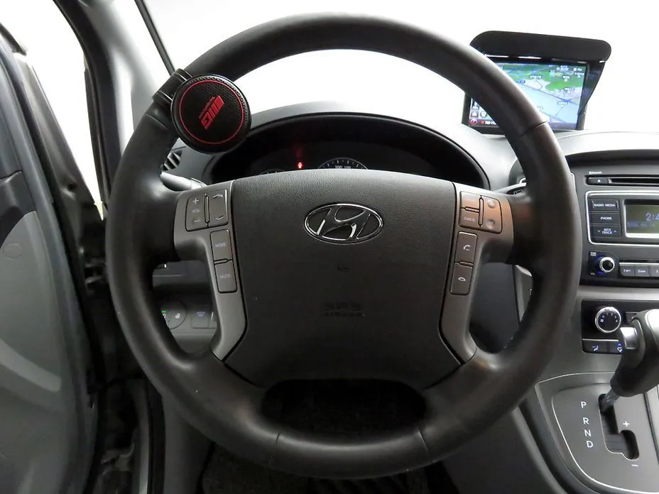 Hyundai Starex — фото 10