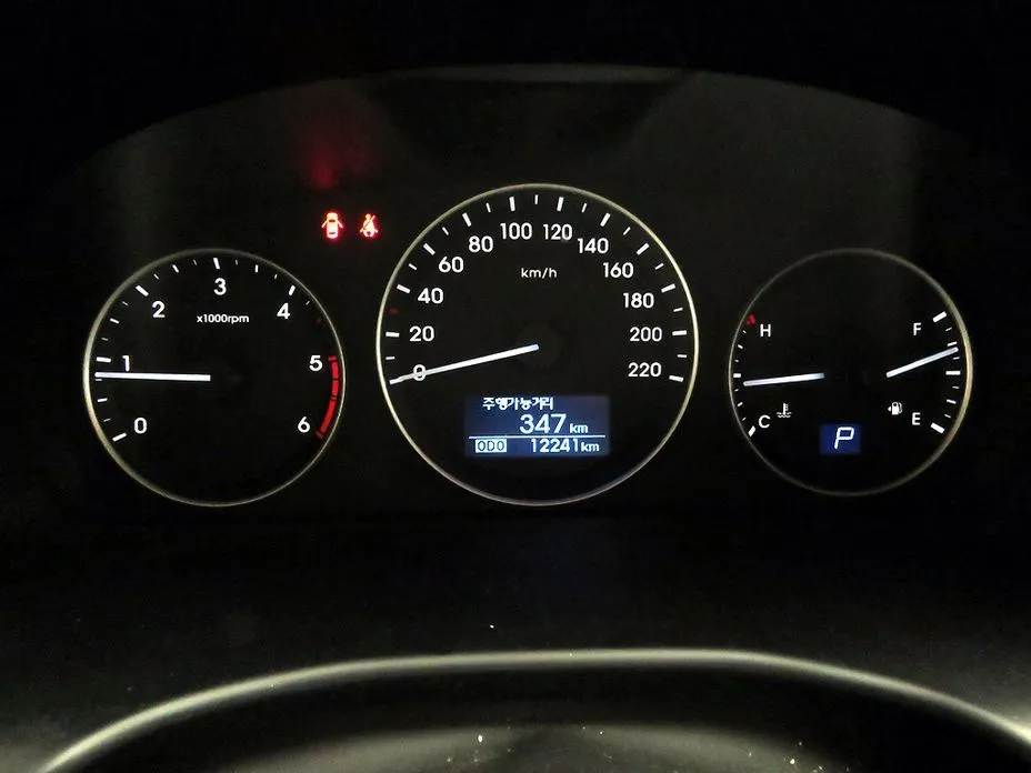 Hyundai Starex — фото 2