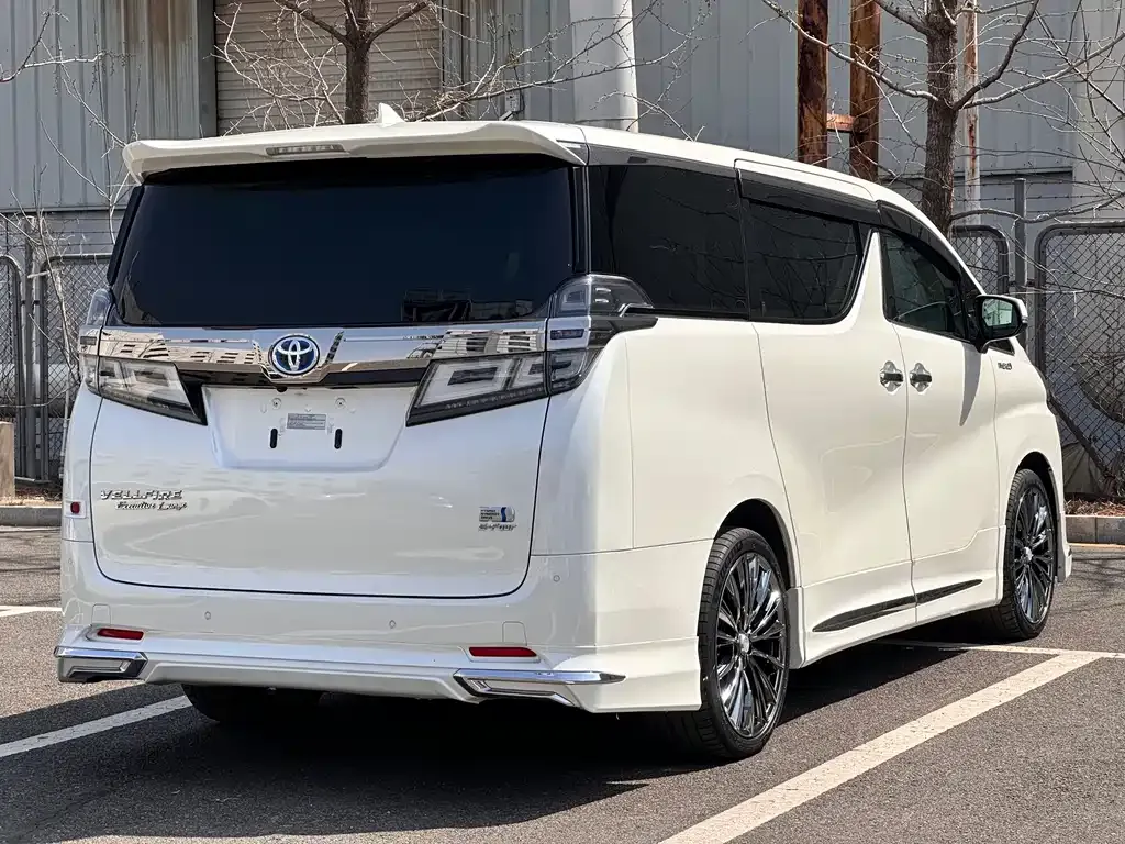 Toyota Vellfire — фото 6