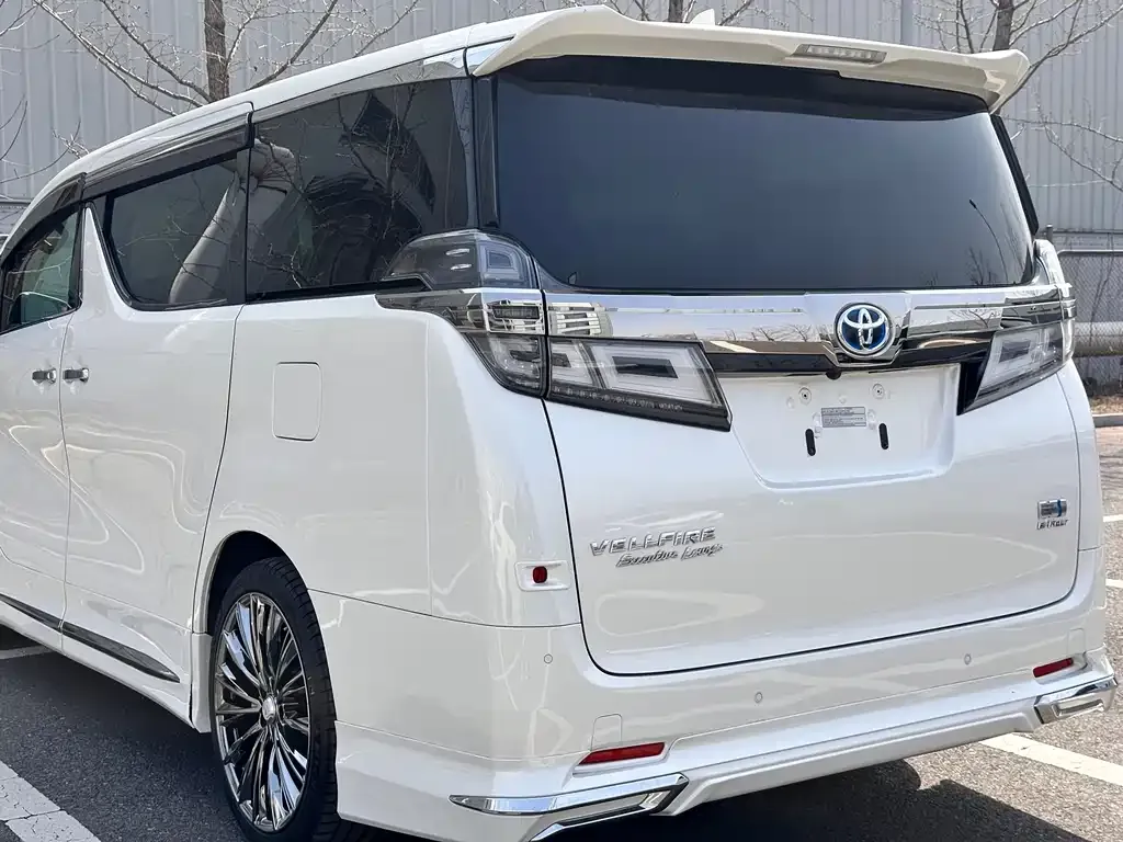 Toyota Vellfire — фото 8